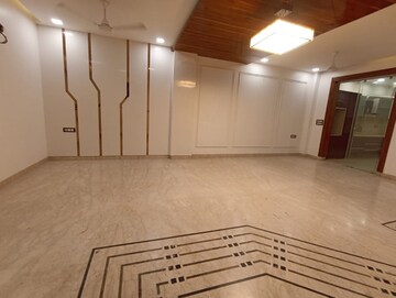 Room in 3 BHK Builder Floor at Paschim Vihar – for Rent
