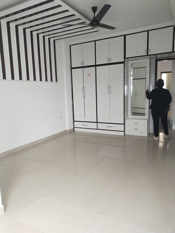 Staircase in 4 BHK Apartment at Lord Krishna Apartment, Sector 43 – for Rent