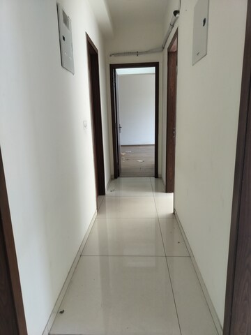 Building Lobby in 3.5 BHK Apartment at Amanora Adreno Towers, Hadapsar – for Rent