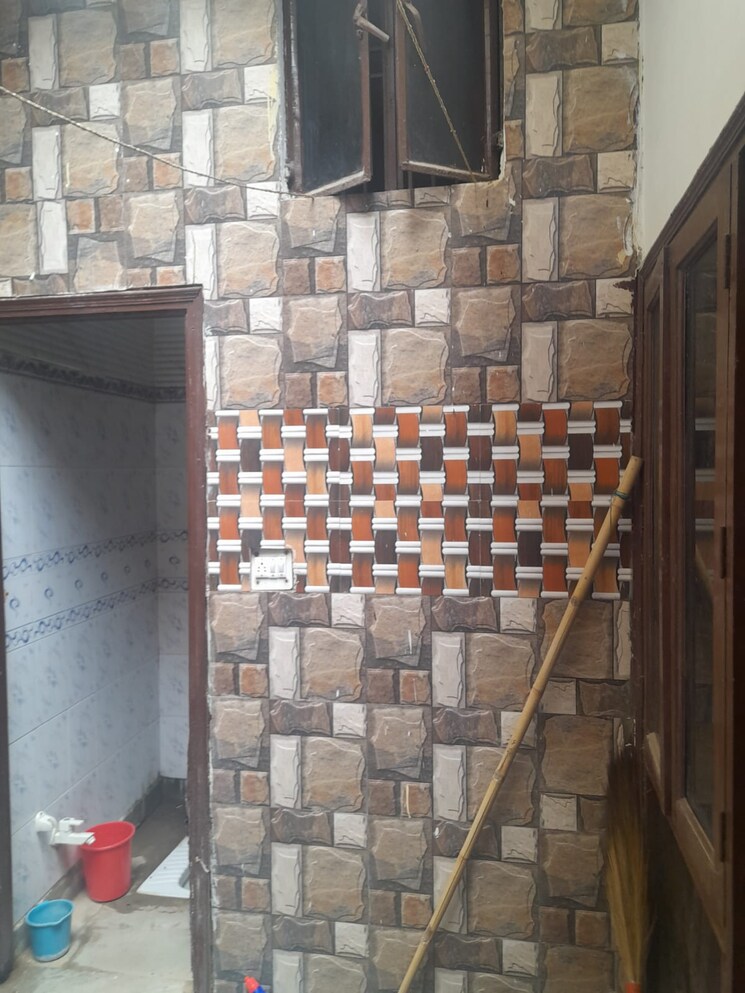 Bathroom, kalindipuram colony 3 Bedroom 100 Sq.Yd. Independent House In Kalindipuram Colony Agra 8276742