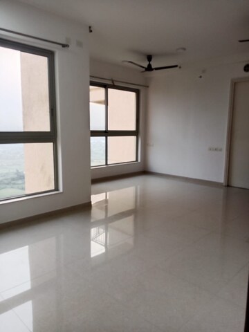 Room in 1 RK Apartment at Hiranandani Fortune City, New Panvel – for Rent