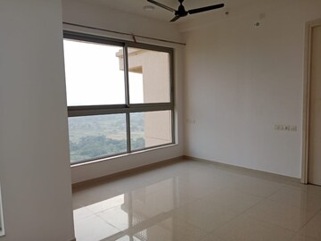 Room in 1 RK Apartment at Hiranandani Fortune City, New Panvel – for Rent