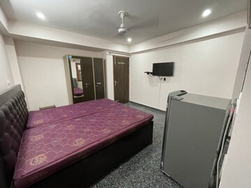 Room in 1 RK Builder Floor at Sector 27 – for Rent