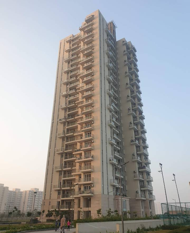 3 BHK + Servant Room Apartment For Sale in Conscient Heritage Max