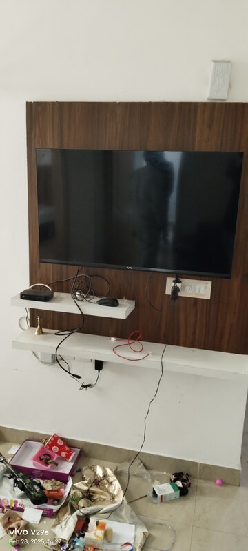 Furnished Amenities in 2 BHK Apartment at Shree Vardhman Mantra, Sector 67 – for Rent