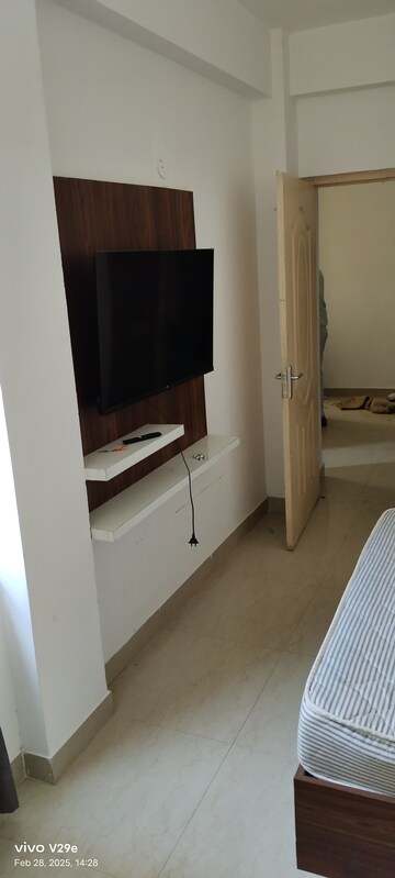 Furnished Amenities in 2 BHK Apartment at Shree Vardhman Mantra, Sector 67 – for Rent