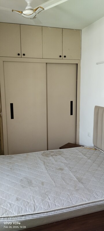 Room in 2 BHK Apartment at Shree Vardhman Mantra, Sector 67 – for Rent