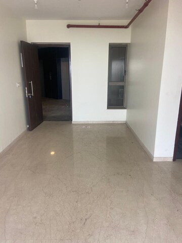 Room in 2 BHK Apartment at Kalpataru Paramount, Kapur Bawdi – for Sale