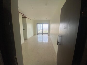 Living Room in 2 BHK Apartment at Kalpataru Paramount, Kapur Bawdi – for Rent