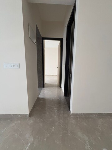 Room in 1 BHK Apartment at LnT Veridian, Powai – for Rent