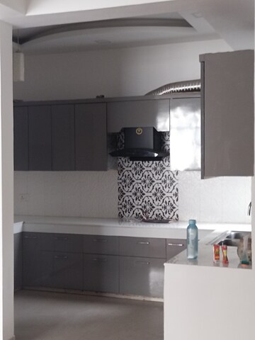Kitchen in 4 BHK Apartment at Bhawna Apartment, Sector 43 – for Sale