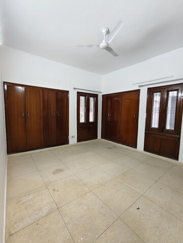 Bedroom in 5 BHK Independent House at Anand Vihar – for Rent