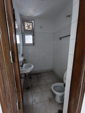 Bathroom in 5 BHK Independent House at Anand Vihar – for Rent