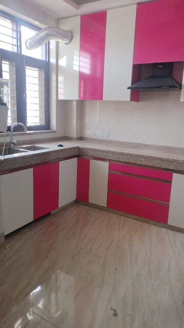Kitchen in 3 BHK Builder Floor at Pilot Court, Sector 28 – for Rent
