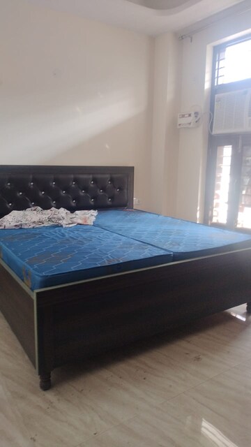 Bedroom in 3 BHK Builder Floor at Pilot Court, Sector 28 – for Rent