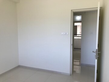 Room in 2 BHK Apartment at VTP Leonara, Mahalunge – for Rent