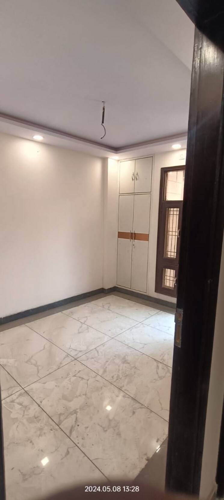 Room, burari 2 Bedroom 60 Sq.Yd. Apartment In Burari Delhi 8277756