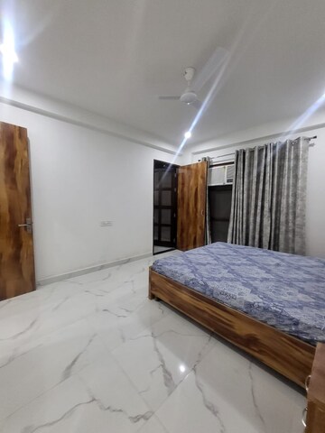 Bedroom in 3 BHK Builder Floor at Super Mart 1, Sector 27 – for Rent