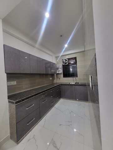 Kitchen in 3 BHK Builder Floor at Super Mart 1, Sector 27 – for Rent