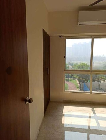 2 BHK Apartment For Rent in Lodha Amara, Kolshet Road