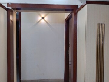 Room in 2 BHK Apartment at Santacruz West – for Rent