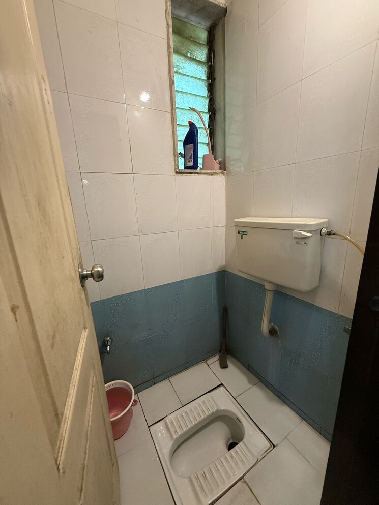 Bathroom, seawoods west 1 RK 350 Sq.Ft. Apartment In Seawoods West Navi Mumbai 8277751