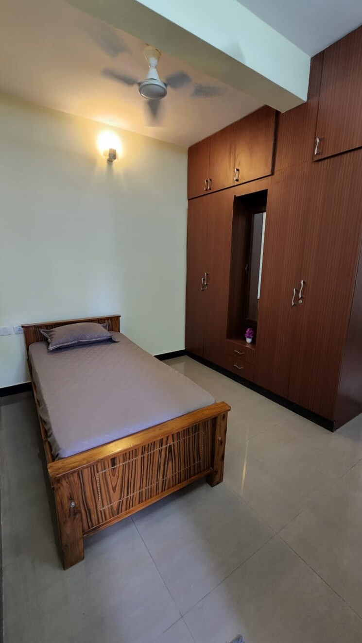 Room, nirman vihar 3 Bedroom 490 Sq.Yd. Builder Floor In Nirman Vihar Delhi 8278437