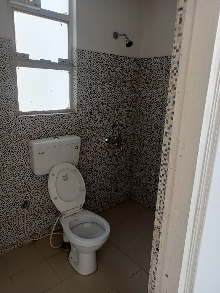 Bathroom, breez-global-heights 2 Bedroom 709 Sq.Ft. Apartment In Sohna Sector 33 Gurgaon 8277904