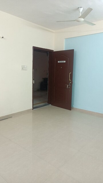 Room in 2 BHK Apartment at Eisha Empire, Hadapsar – for Rent