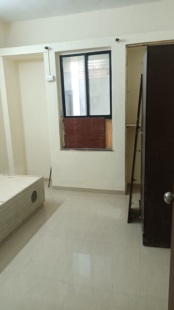 Room in 2 BHK Apartment at Eisha Empire, Hadapsar – for Rent