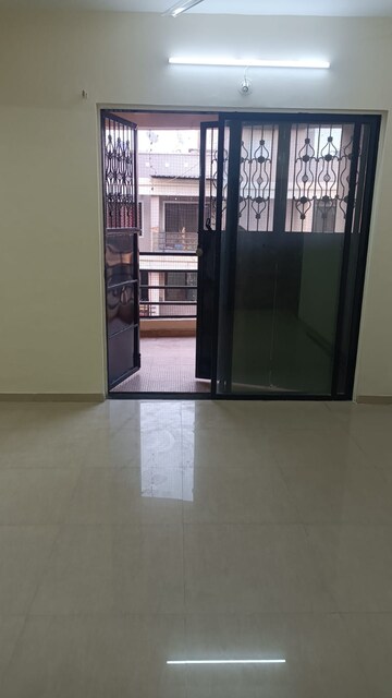 Room in 2 BHK Apartment at Eisha Empire, Hadapsar – for Rent