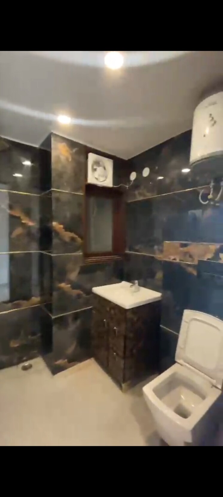 Bathroom, rajpur khurd extension 3 Bedroom 1440 Sq.Ft. Apartment In Rajpur Khurd Extension Delhi 8277975