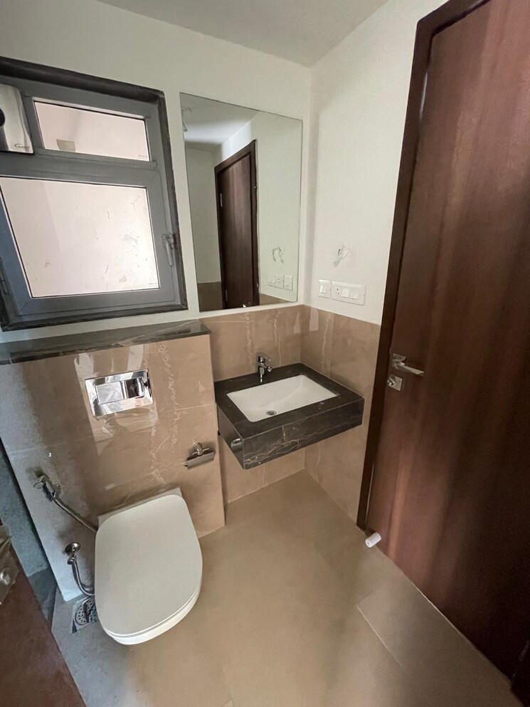 Bathroom, piramal-aranya-arav 3 Bedroom 1080 Sq.Ft. Apartment In Byculla Mumbai 8277969