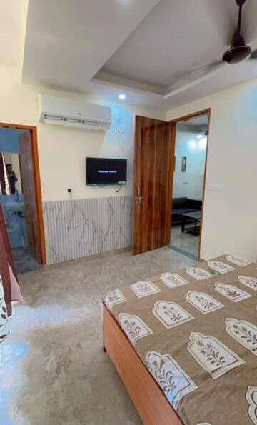 Bedroom in 2 BHK Builder Floor at Super Mart 1, Sector 27 – for Rent