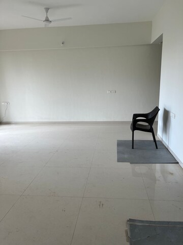 Room in 2 BHK Apartment at Kumar Princetown, Undri – for Rent
