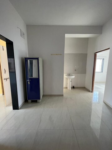Room in 2 BHK Apartment at Kharadi – for Rent
