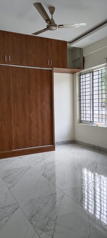 Room in 2 BHK Builder Floor at Hsr Layout – for Rent