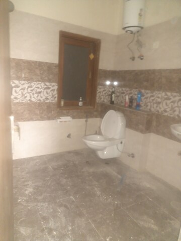 Bathroom in 3 BHK Builder Floor at Super Mart 1, Sector 27 – for Rent