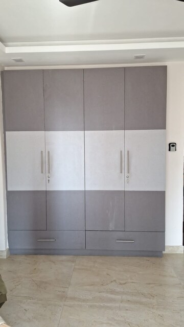 Furnished Amenities in 3 BHK Builder Floor at Ansal Plaza Sector-23, Sector 23 – for Rent
