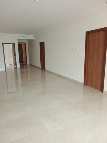 Room in 4 BHK Apartment at Prestige Waterford, Whitefield – for Sale