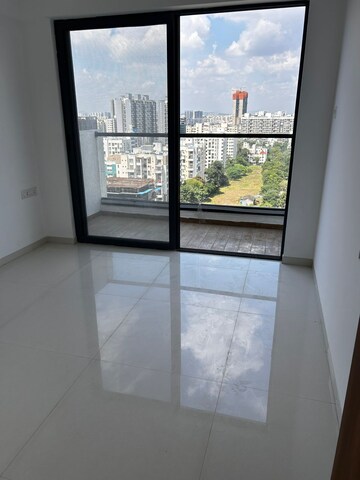 Room in 3 BHK Apartment at Majestique Signature Towers, Balewadi – for Rent