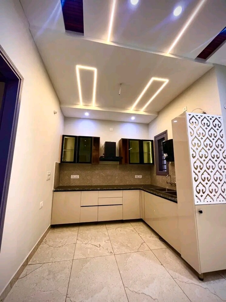 Kitchen, ludhiana chandigarh hwy 2 Bedroom 115 Sq.Yd. Apartment In LudhianA Chandigarh Hwy Mohali 8278554