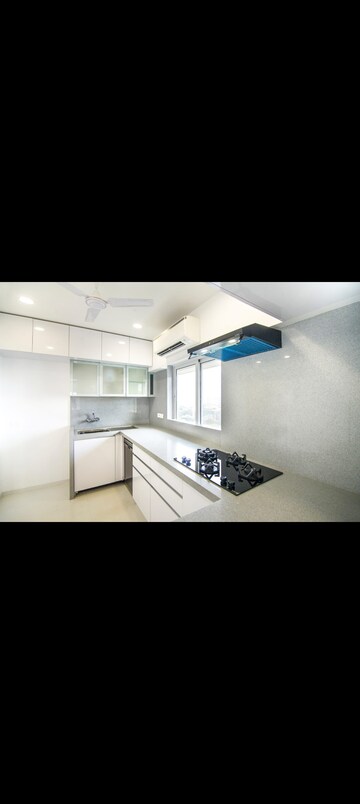 Bedroom in 5 BHK Apartment at Ekta Trinity, Santacruz West – for Rent