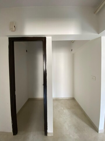 Room in 1.5 BHK Apartment at Lodha Palava Downtown, Dombivli East – for Rent