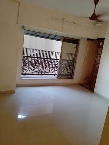Room in 1 BHK Apartment at Malad West – for Sale