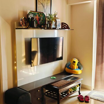 Furnished Amenities in 2 BHK Apartment at M3M Marina, Sector 68 – for Rent