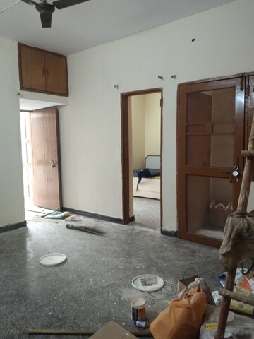 Room in 1 BHK Builder Floor at Shakti Khand – for Rent