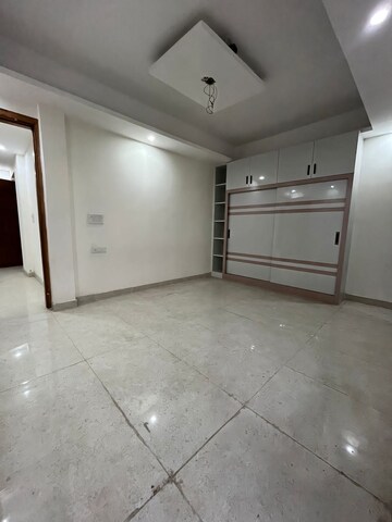 Room in 4 BHK Apartment at Dwarika Raj Garden City, Raj Nagar Extension – for Sale