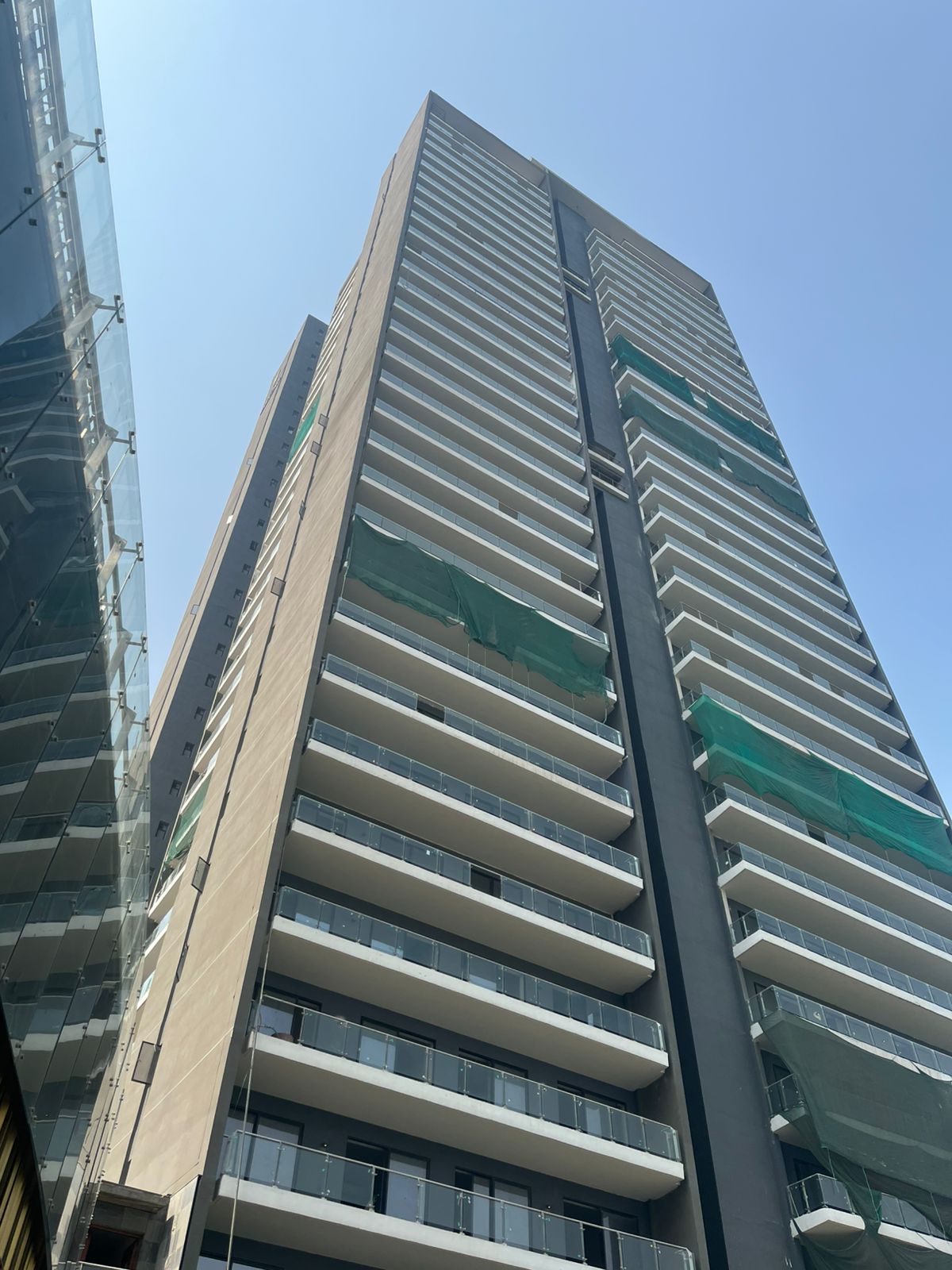 2 BHK + Servant Room Apartment For Sale in Krisumi Waterside Residences