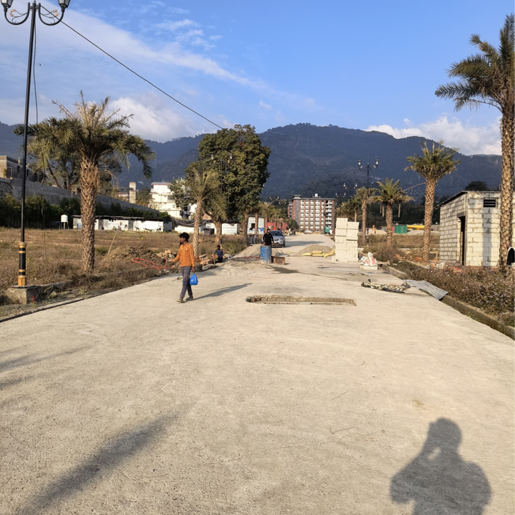  Parking, mussoorie road  450 Sq.Yd. Plot In Mussoorie Road Dehradun 8278888